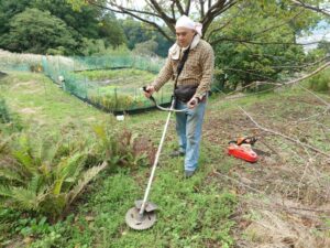 電動式の草刈り機